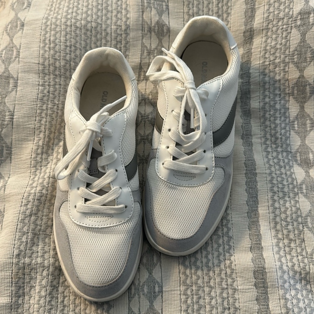 Old navy white and grey sneakers size 8 women’s